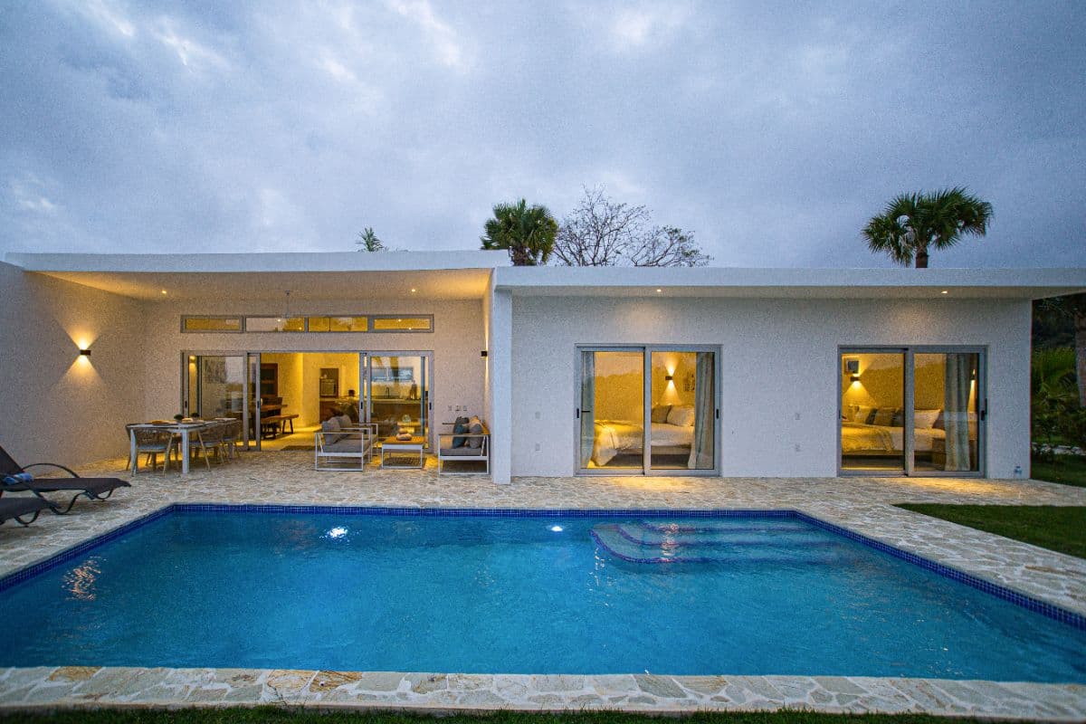 Luxury, peace and simplicity define this cozy nest. (Open to deals. Make your OFFER) - Image 5