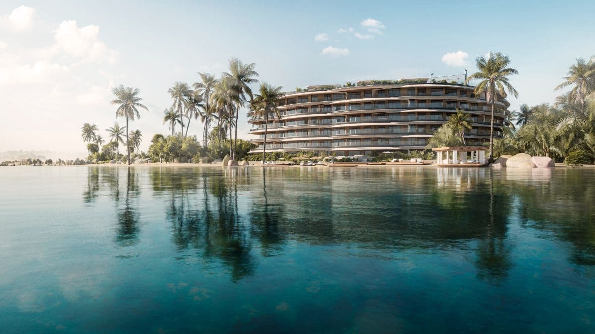 Spacious 1 Bedroom + Lounge Residence with Private Garden and Picuzzi