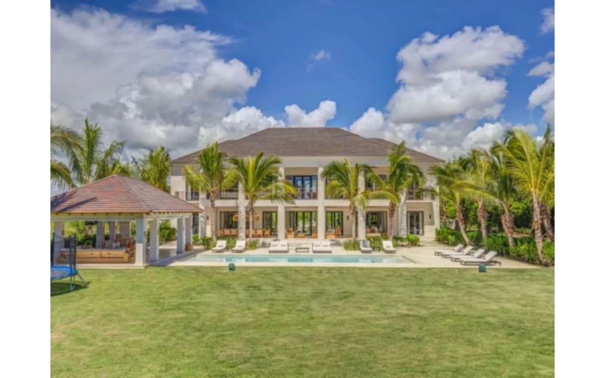 Ultimate Tropical Living: Massive 7-BR Lakeview Villa at Corales, Punta Cana Resort