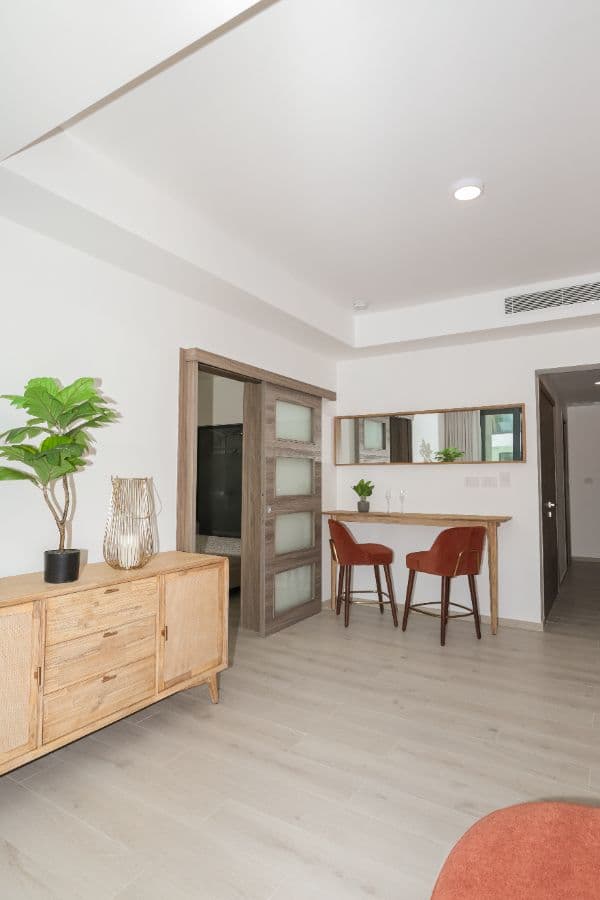 Beachfront Investment Opportunity with Private Beach – Turnkey 1-Bedroom Unit - Image 4