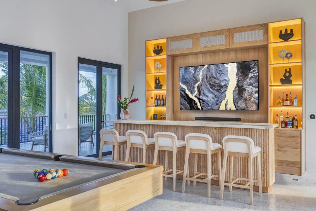 7-Bedroom Corales Villa with Golf Views & Private Beach Access - Image 2