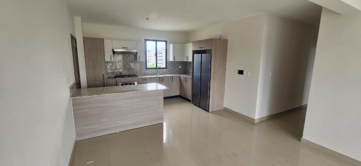 Apartamentos En Av. Hispanoamericana - Image 3