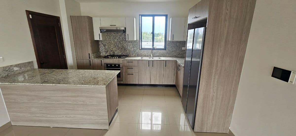 Apartamentos En Av. Hispanoamericana - Image 5