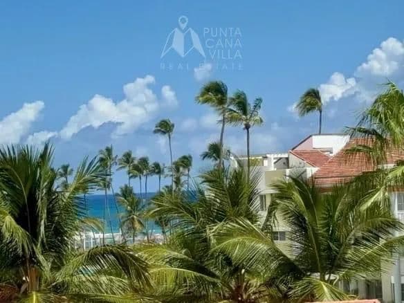 Beachfront 2-Bedroom Penthouse Available in Playa Turquesa, Bávaro – Prime Punta Cana Real Estate Opportunity - Image 1