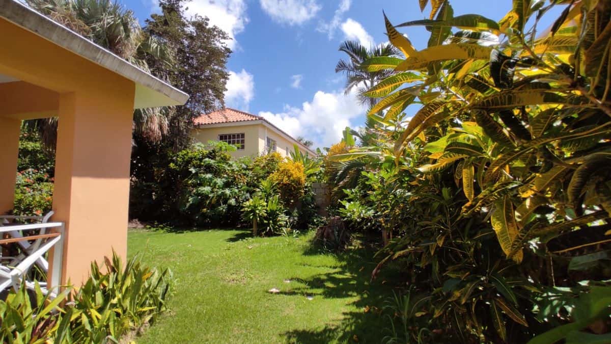 Tropical 3 BR Villa, Furnished, access to the beach in walking distance - Villas Bavaro
