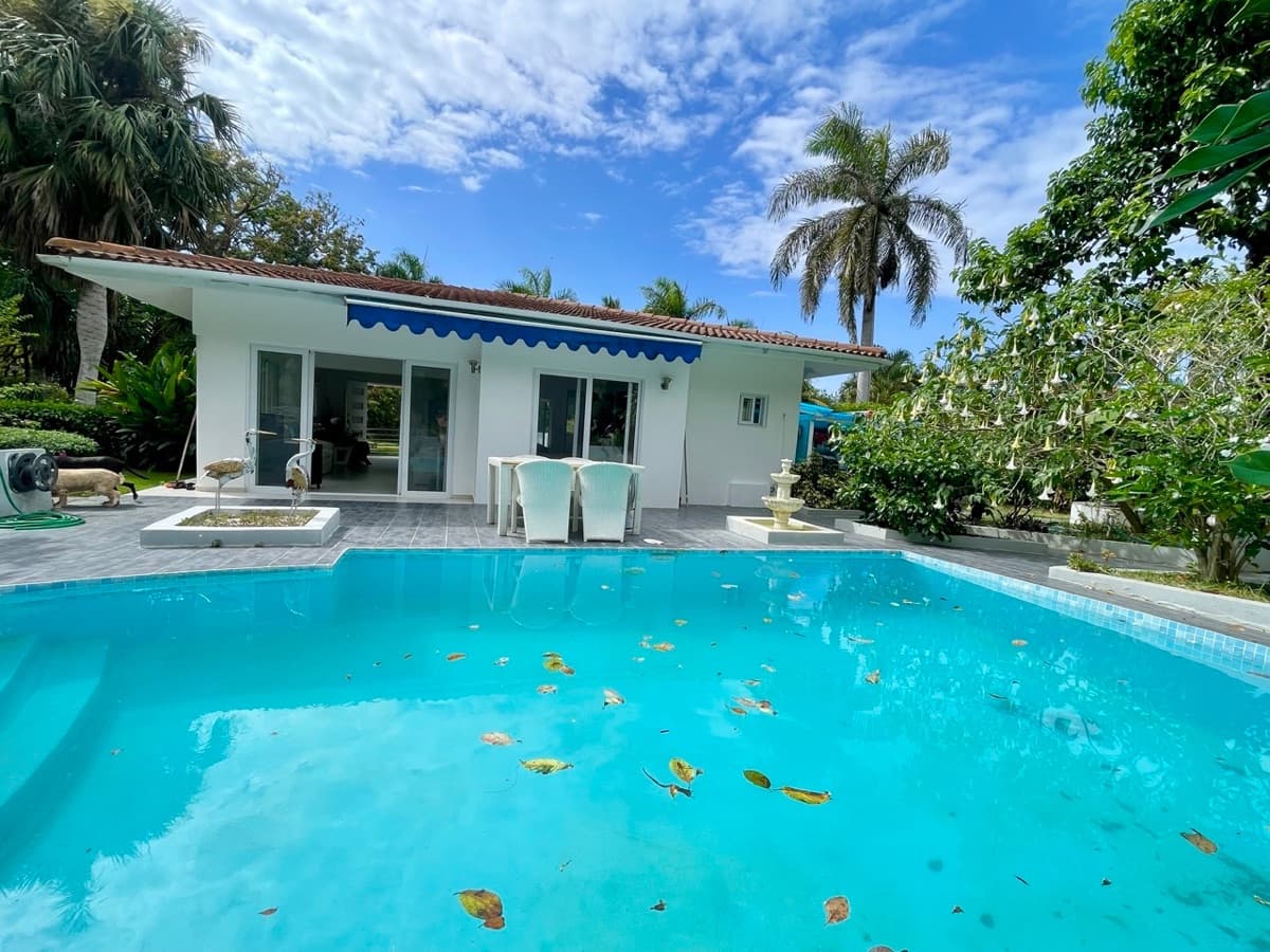 Charming Tropical Villa in a Peaceful Gated Community - Living Surrounded by Nature - Image 1