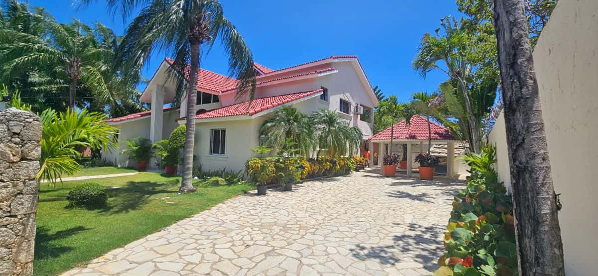 5 bedroom Villa in Sosua