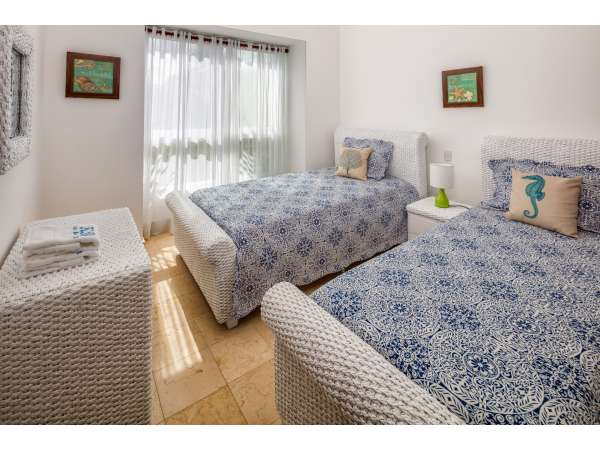 Ocean Front 3 Bedroom In Ideal Location With Great