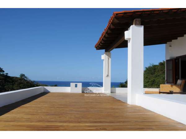Villa Ibicenca With Gorgeous Views In Town
