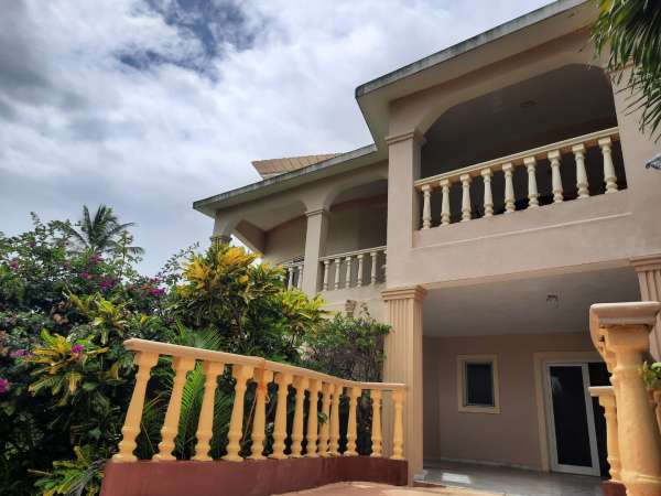 Large Villa With Separate Apartment Option 360
