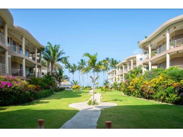 Beautiful 3 Bedrooms Beachfront Penthouse