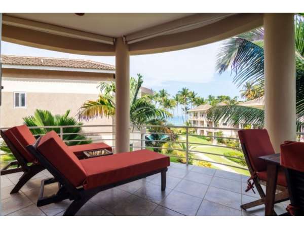 Beautiful 3 Bedrooms Beachfront Penthouse