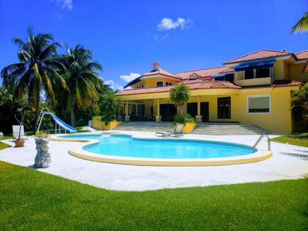 Reduced Luxury & Classic Caribbean Villa