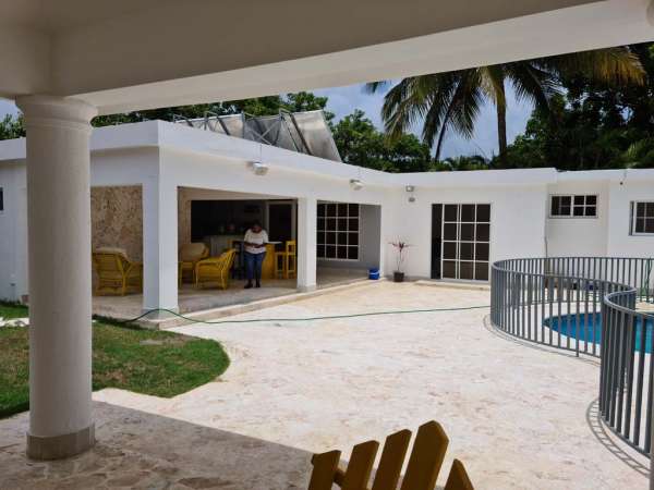 The Main Villa Has 3 Bedrooms And 2 Bathrooms And