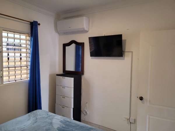 Newly Renovated Fully Furnished 1 Bedroom Condo