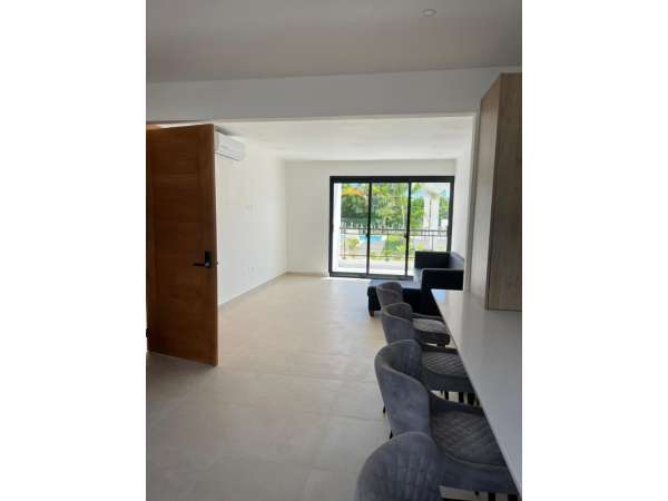 Id-2618 Stylish Three Bedroom Condo For Sale In