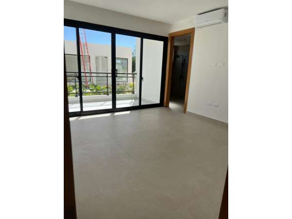 Id-2618 Stylish Three Bedroom Condo For Sale In