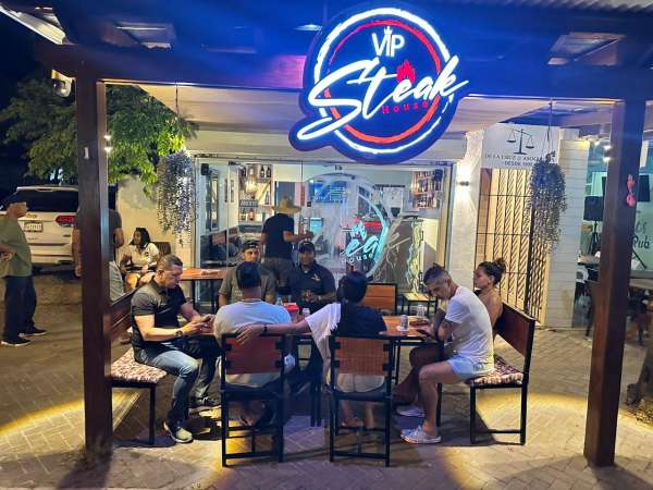 Restaurant In Prime Location