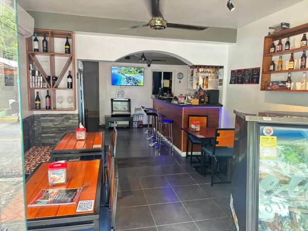 Restaurant In Prime Location