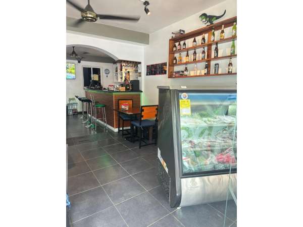 Restaurant In Prime Location