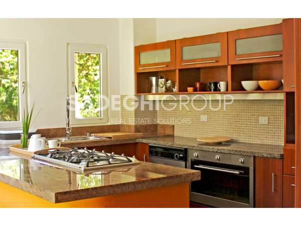 Stunning Contemporary 5-bedroom Villa | 5 Min From