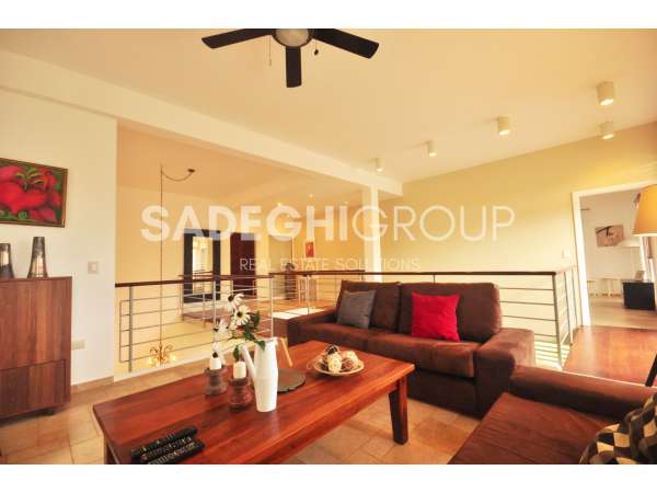 Stunning Contemporary 5-bedroom Villa | 5 Min From