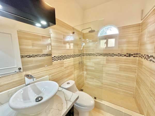 Spacious 4-bedroom Villa In Casa Linda  Fully