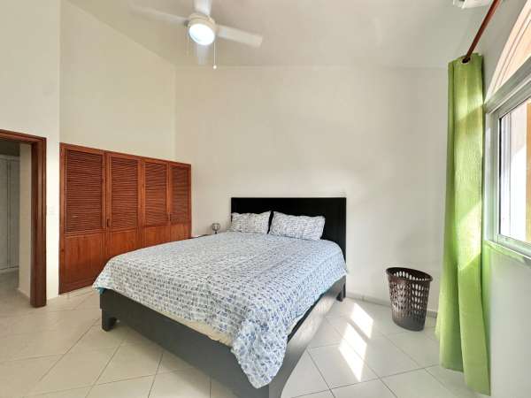 Spacious 4-bedroom Villa In Casa Linda  Fully