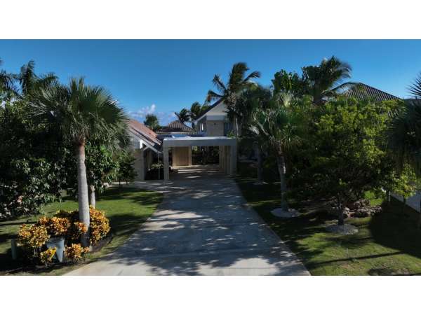 Enchanting Las Palmas Villa In Punta Espada Cap