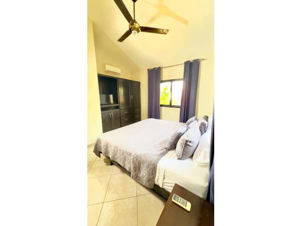 Spacious 6-bedroom Villa In Casa Linda