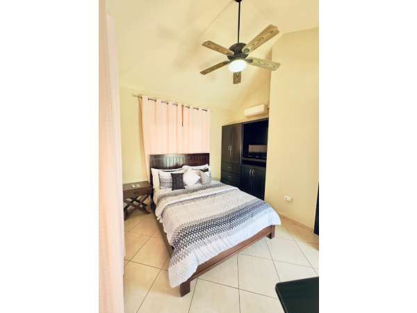 Spacious 6-bedroom Villa In Casa Linda