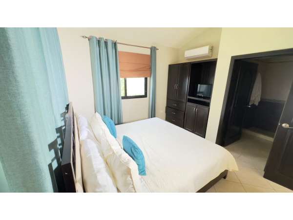 Spacious 6-bedroom Villa In Casa Linda