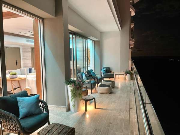 Spectacular 4-bedroom Apartment In A Premier