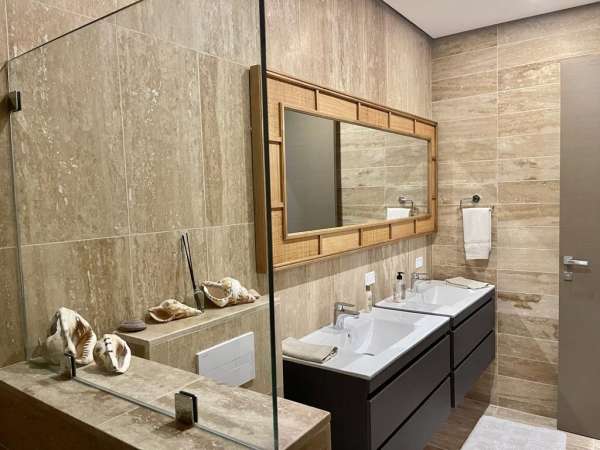 Spectacular 4-bedroom Apartment In A Premier