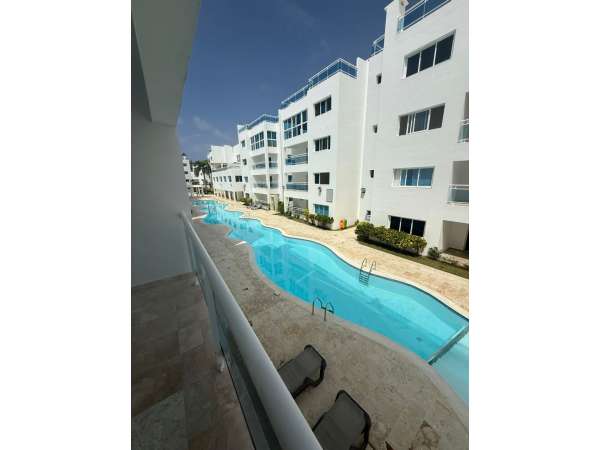 Apartment With Pool View And Premium Amenities In