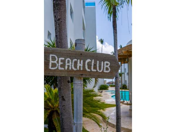 Apartment With Pool View And Premium Amenities In