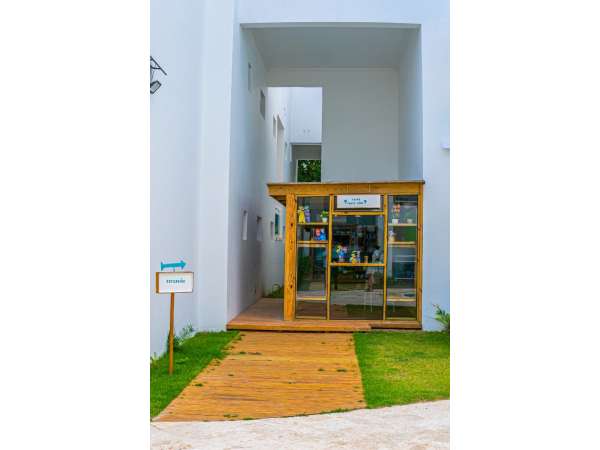 Apartment With Pool View And Premium Amenities In