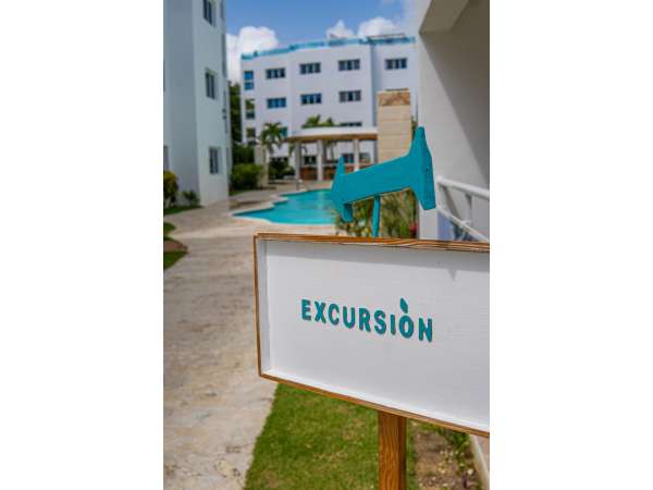 Apartment With Pool View And Premium Amenities In