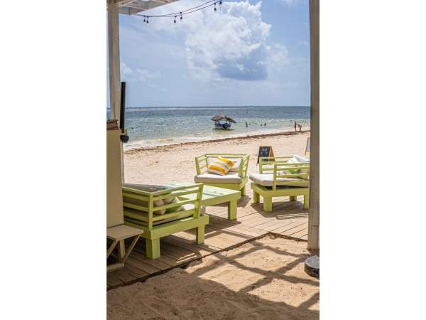 Apartment With Pool View And Premium Amenities In