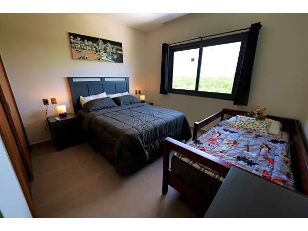 Golf Course View Condo: Luxurious 3-bedroom