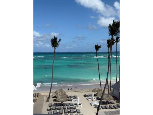 Pool Views 2br Penthouse In A Beachfront Complex