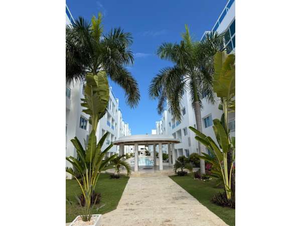 Pool Views 2br Penthouse In A Beachfront Complex