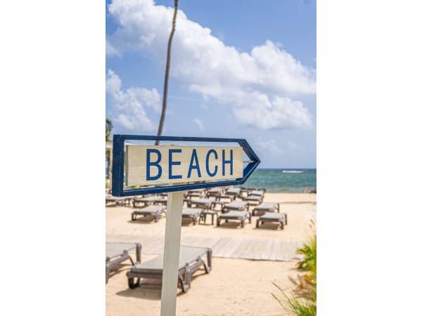 Pool Views 2br Penthouse In A Beachfront Complex