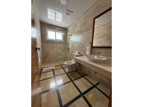 Tropical Comfort Ith Pool View And Beach Access