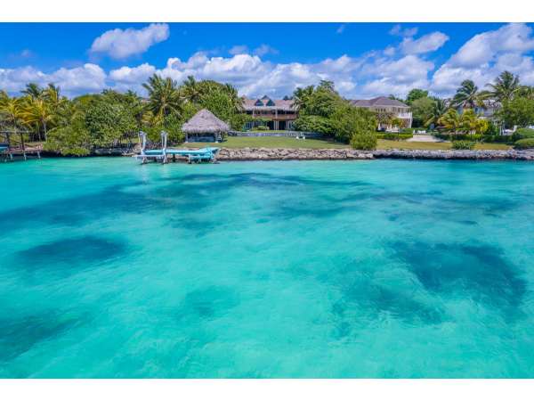 Seafront Villa In Marina €“ Punta Cana Resort &