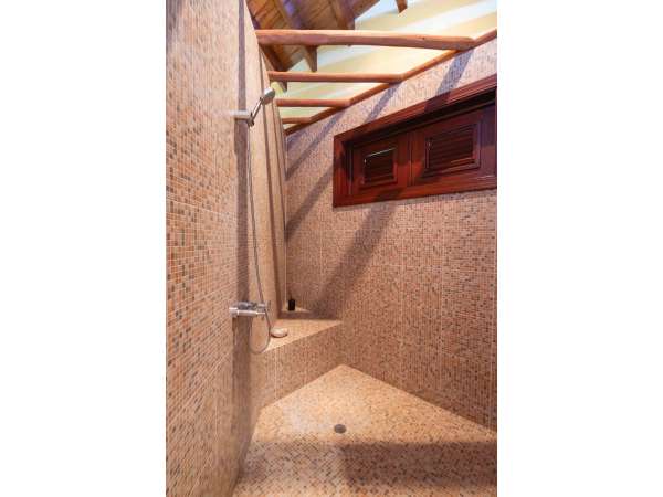 Tropical Elegance With Golf & Lake Views €“