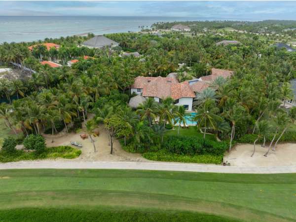 Tropical Elegance With Golf & Lake Views €“
