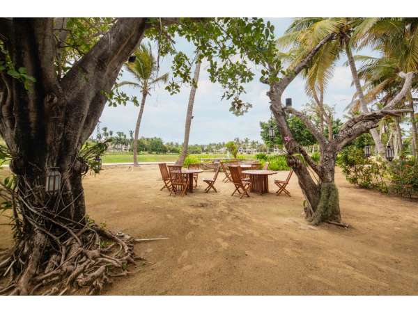 Tropical Elegance With Golf & Lake Views €“