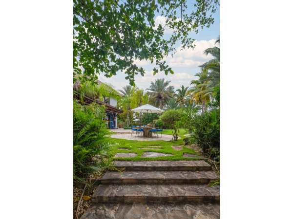 Tropical Elegance With Golf & Lake Views €“