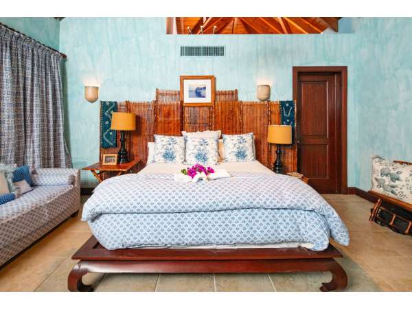 Tropical Elegance With Golf & Lake Views €“